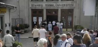 Beyoğlu'nda sınava 30 saniyeyle yetiştiler