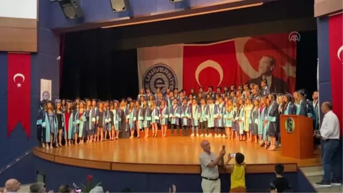 Ege Üniversitesi Tire Kutsan Meslek Yüksekokulunda mezuniyet töreni yapıldı