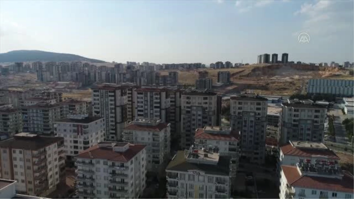 GAZİANTEP - Tamirciliği öğrendikleri okulda her gün 30 aracın bakım ve onarımını yapıyorlar