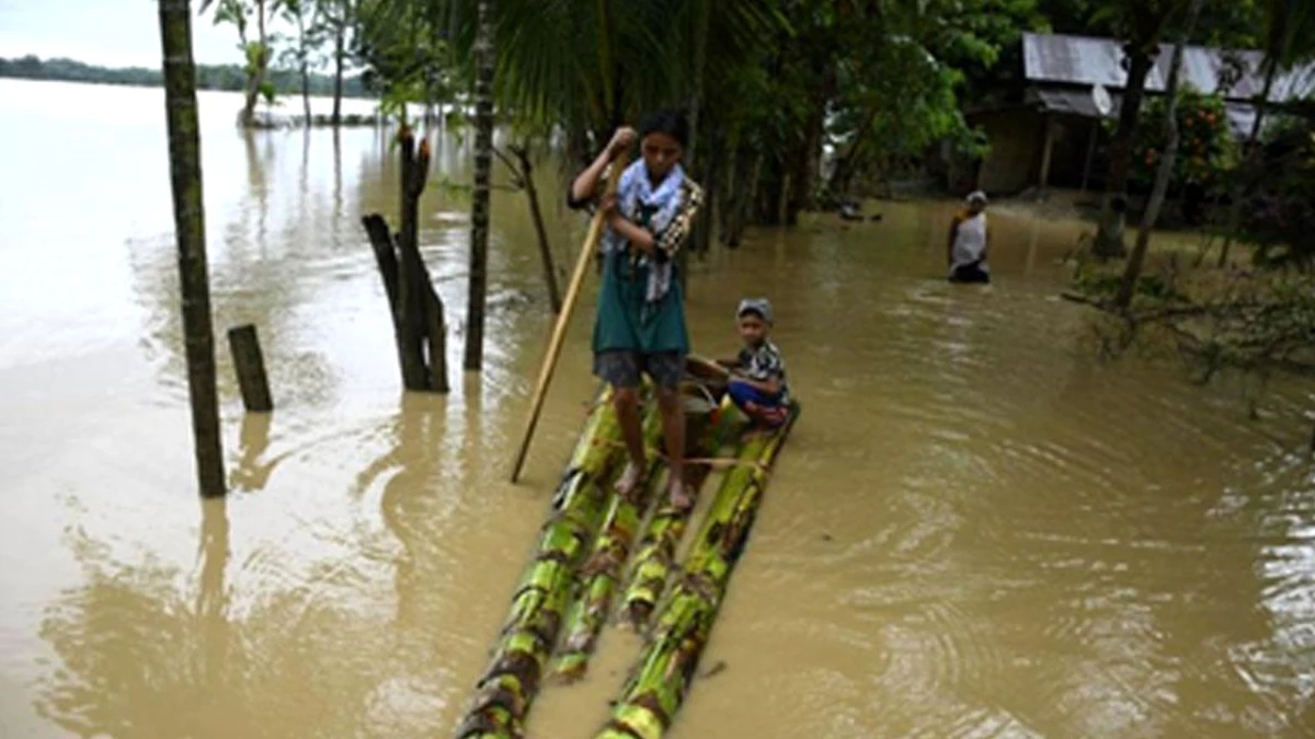 Hindistan\'ın Assam Eyaleti Sellerle Mücadele Ediyor