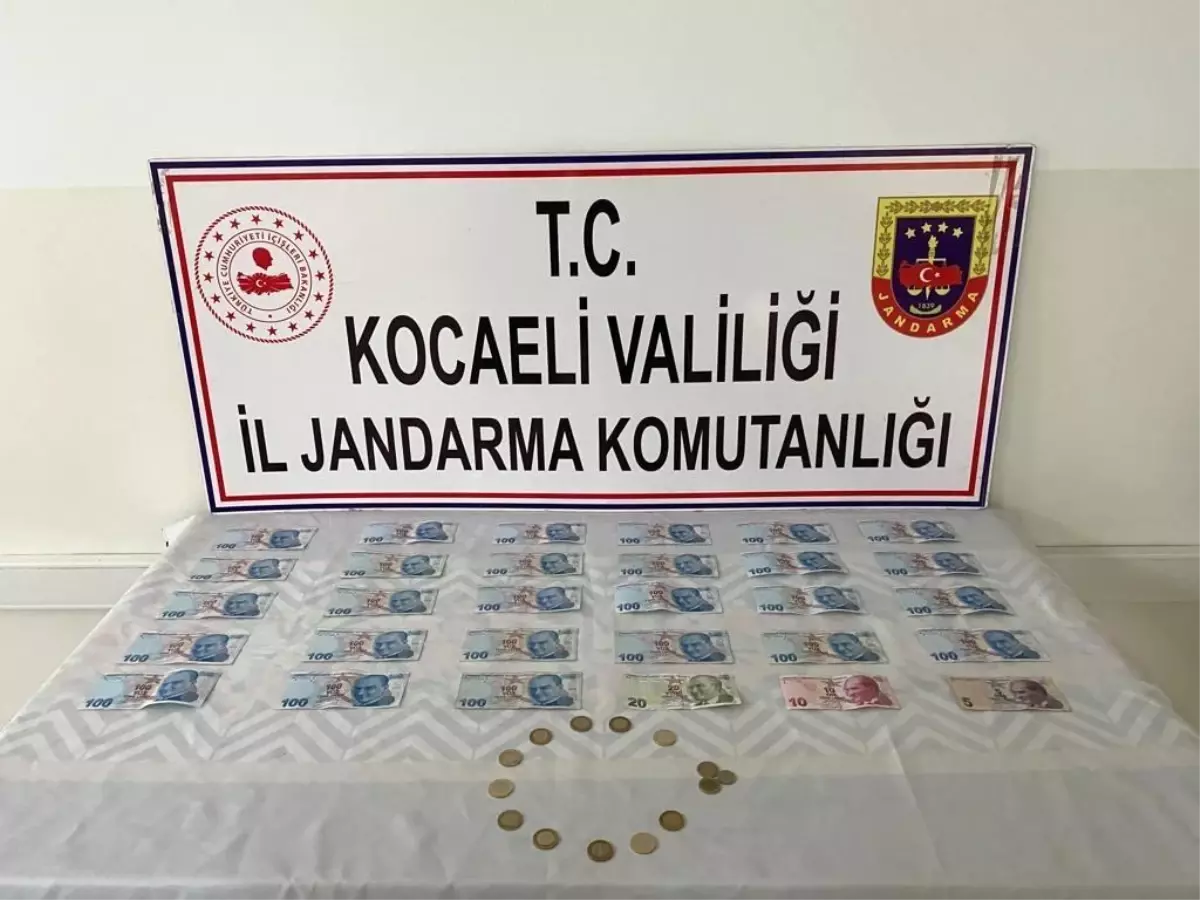 Kendini jandarma olarak tanıtıp para toplayan şahıs yakalandı