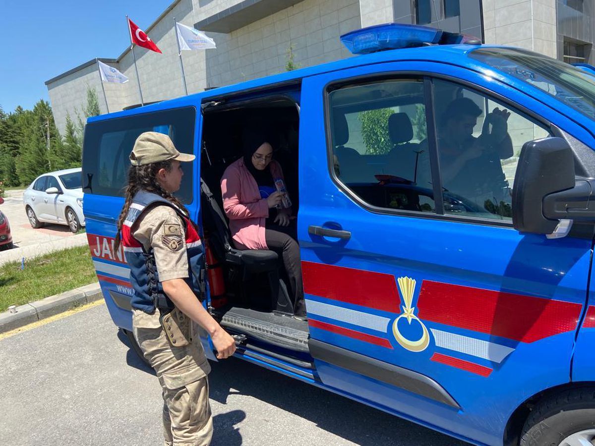 Son dakika gündem: Malatya'da jandarma ekipleri kimliğini unutan öğrenciyi YKS'ye yetiştirdi