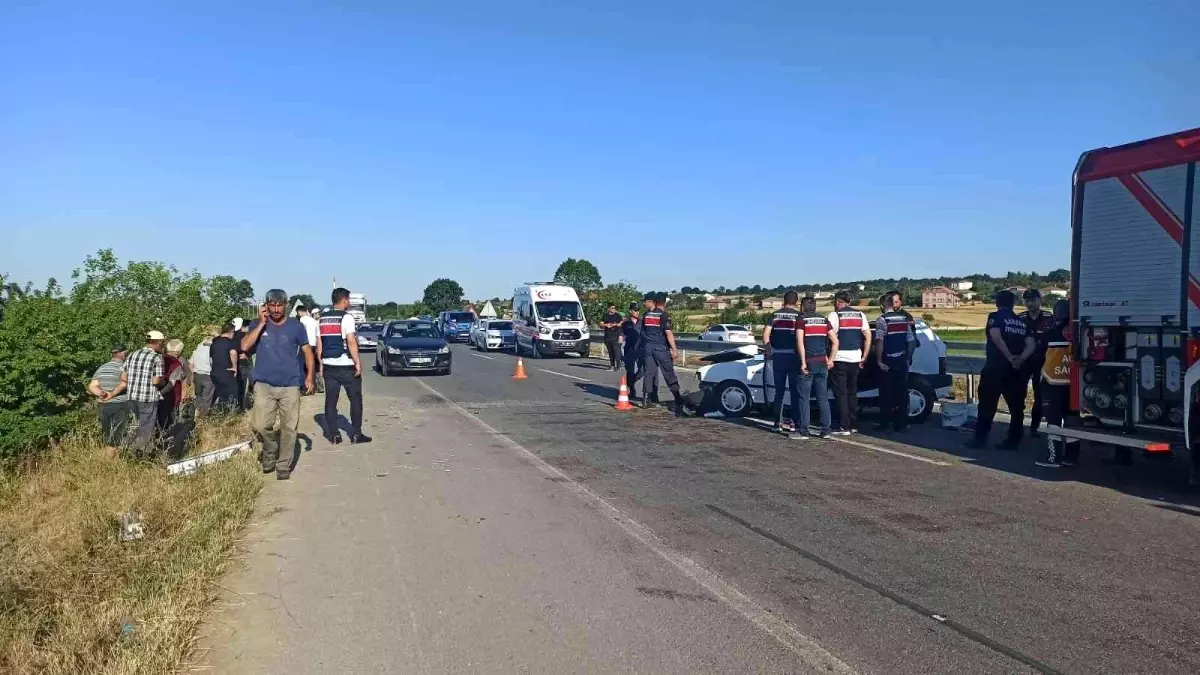 Otomobil park halindeki kamyonete çarptı: 1 ölü, 1 yaralı