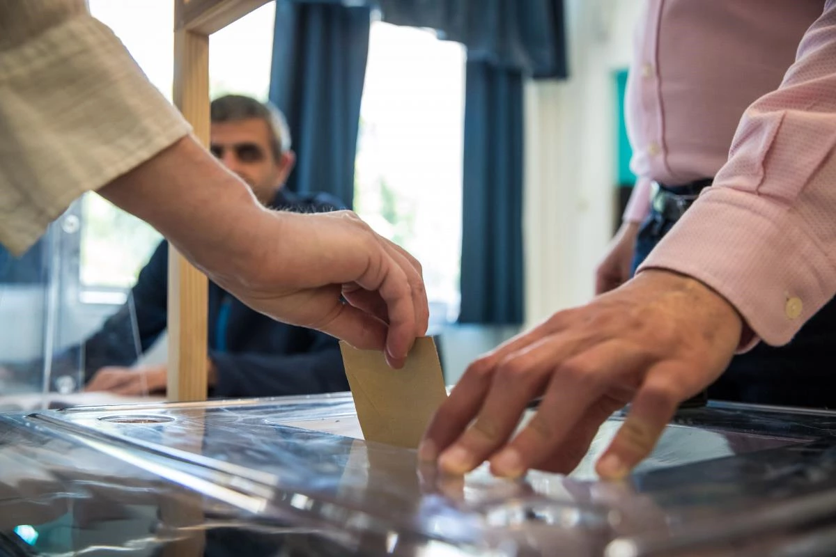 İYİ Parti\'nin oylarının yükselişi sürüyor! Son 1 ayda oyları yüzde 4,6 artarak yüzde 16\'ya dayandı