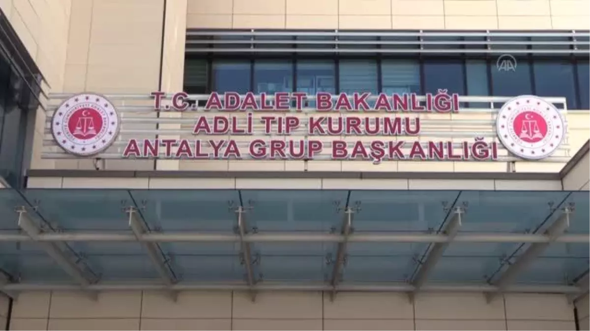 Tüfekle öldürülen anne ve 2 çocuğunun cenazeleri yakınlarına teslim edildi