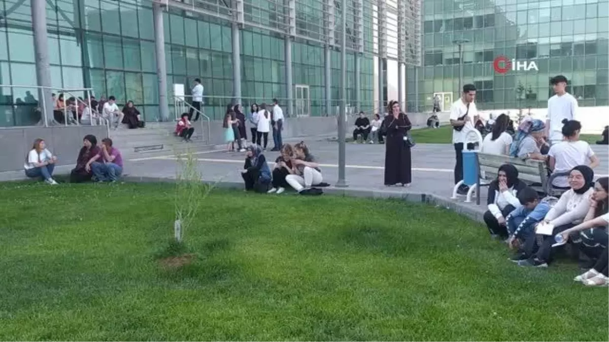 Son dakika haberi | Uşak\'ta polis ekipleri YKS\'ye giren öğrenciler için seferber oldu