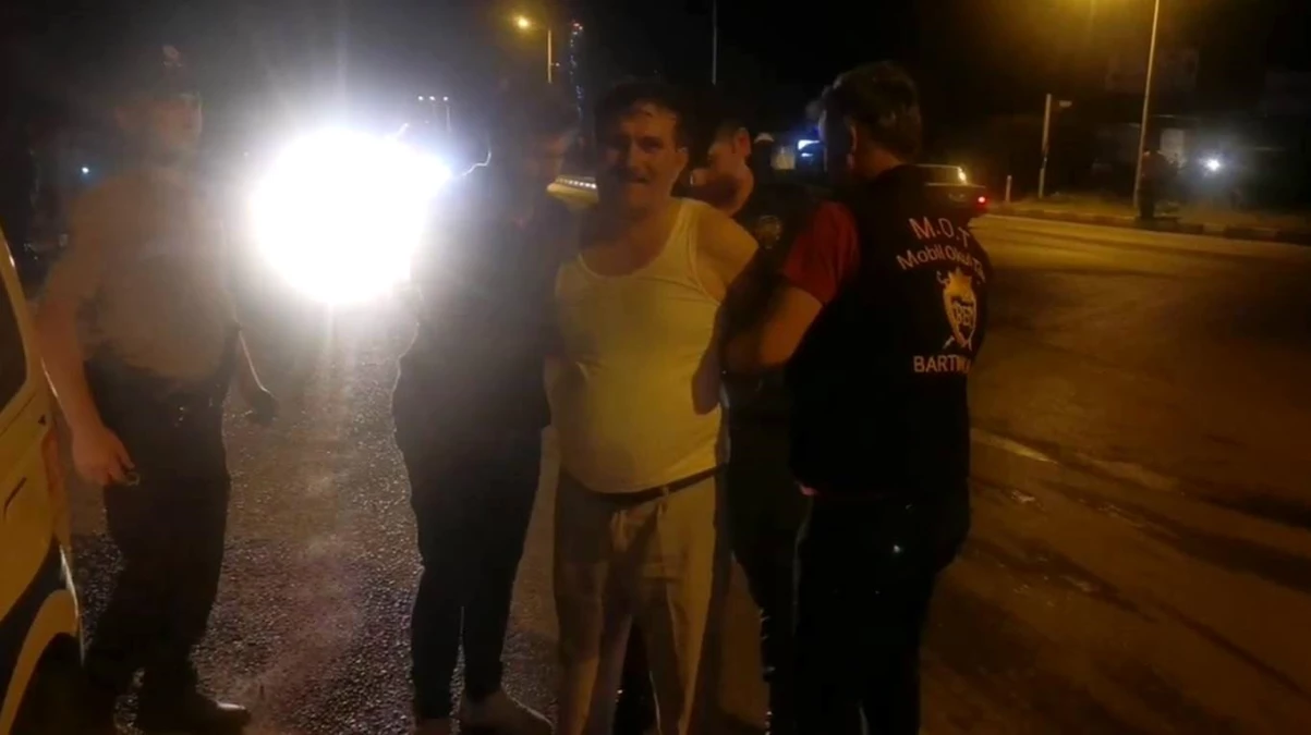 Son dakika haberi: Uygulamadan kaçan alkollü sürücü polis otosuna çarptı