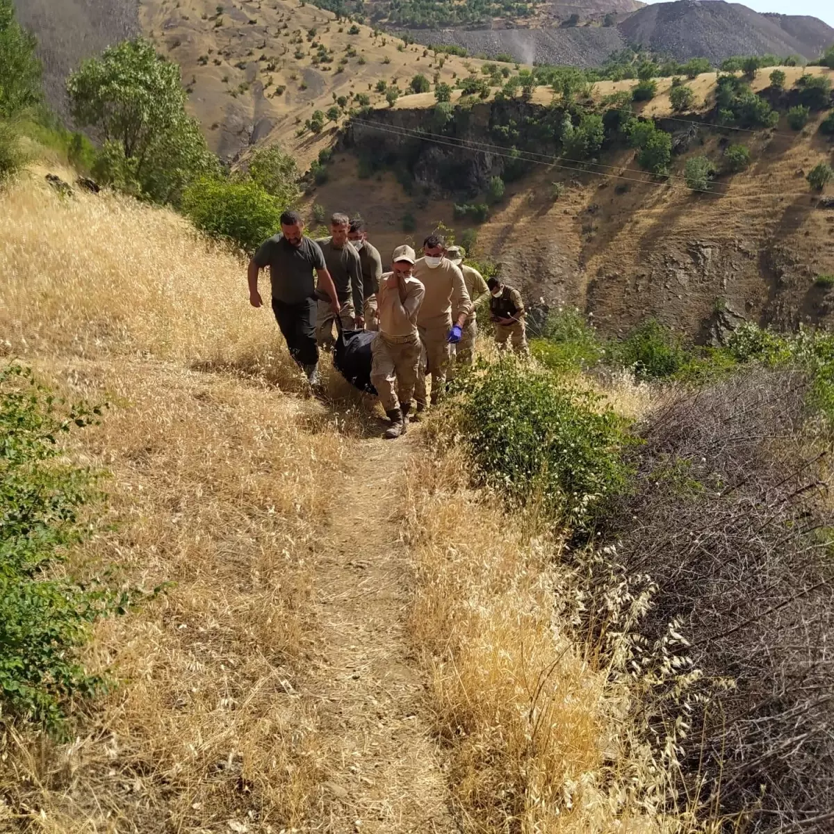 Bitlis\'te dere yatağında erkek cesedi bulundu