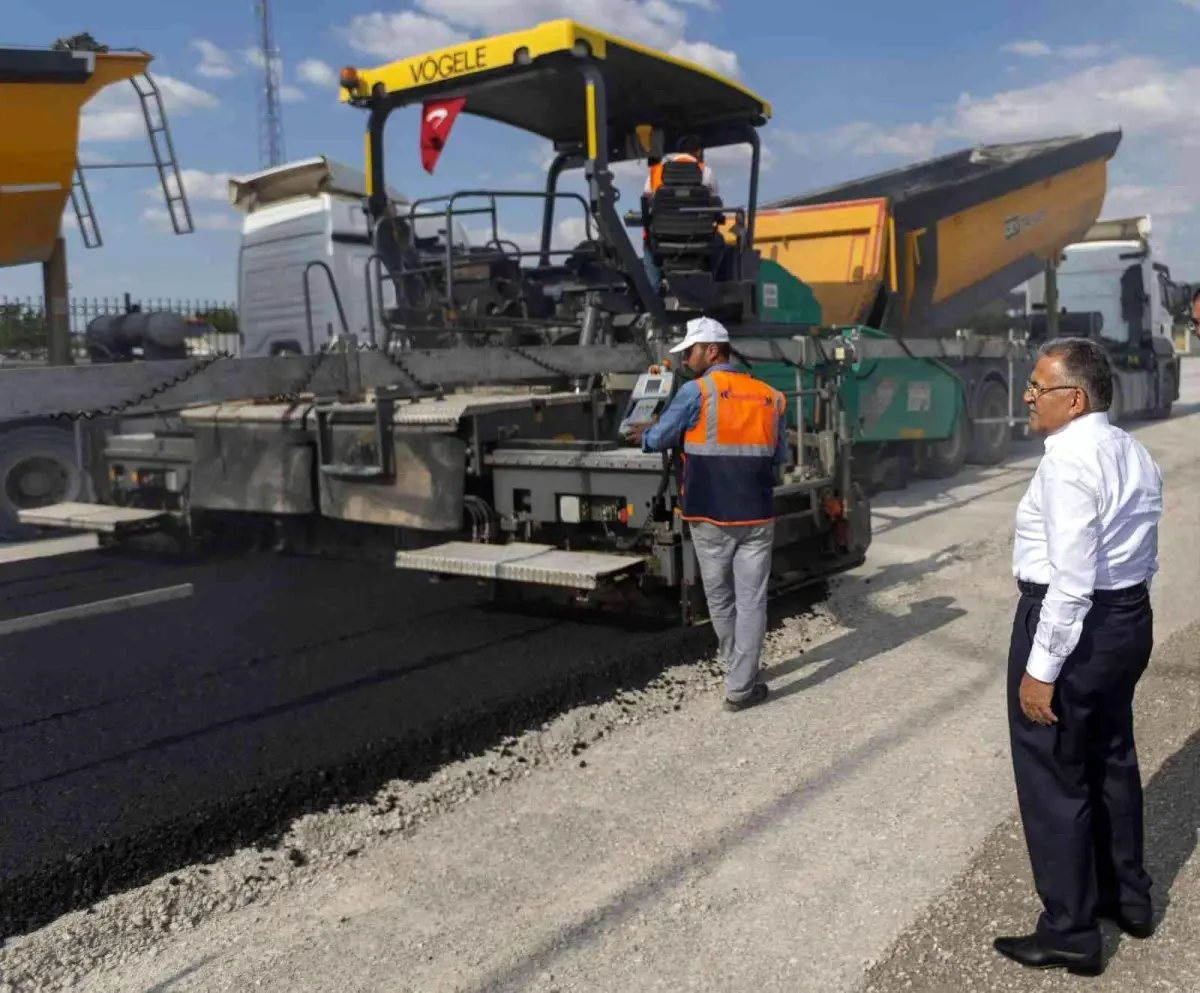 Büyükşehirden günde 500 ton asfalt