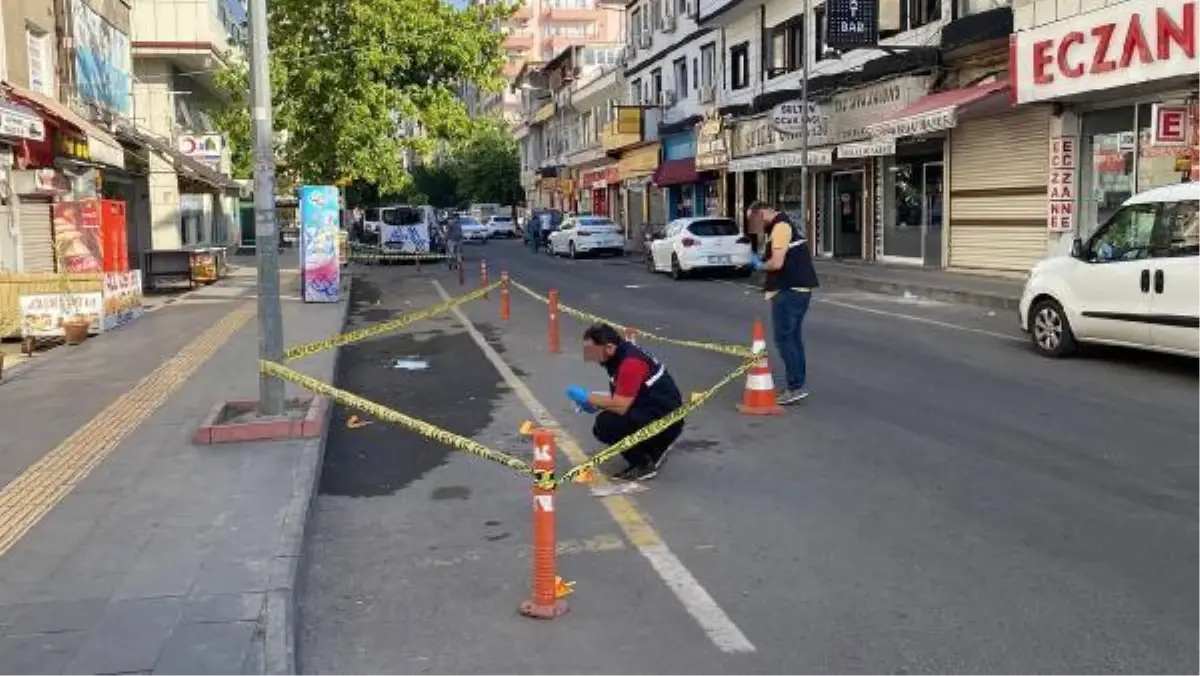 Diyarbakır\'da 4 kişinin yaralandığı kavga; hastane binası da kurşunlandı