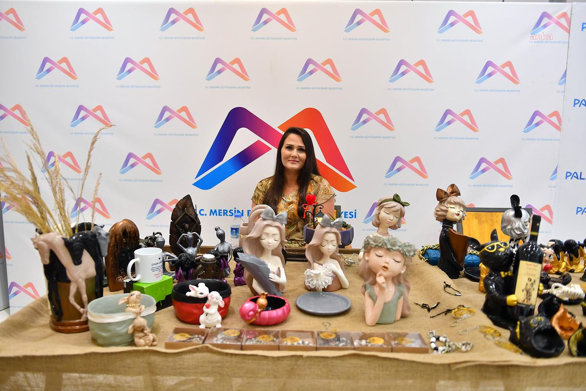 Mersin Büyükşehir Üretici Kadın Stantları Babalar Günü'ne Özel Kuruldu