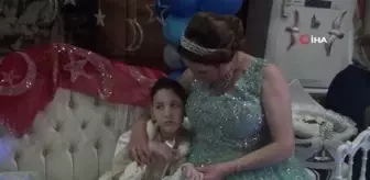 Yoğun bakımdan çıkan engelli çocuğa sünnet düğünü sürprizi