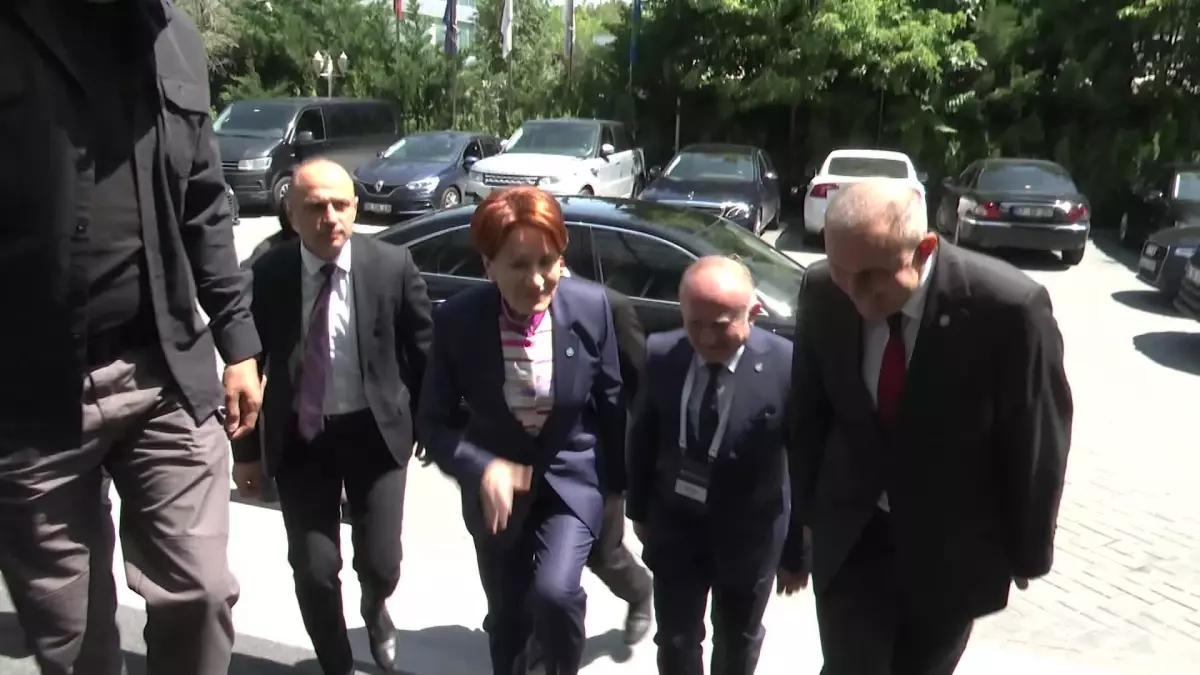 Akşener, İyi Parti İl Başkanlarıyla Bir Araya Geldi