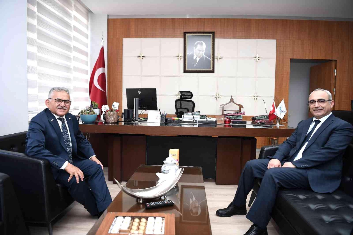 Başkan Büyükkılıç\'tan ERÜ Tıp Fakültesi Başhekimine ziyaret