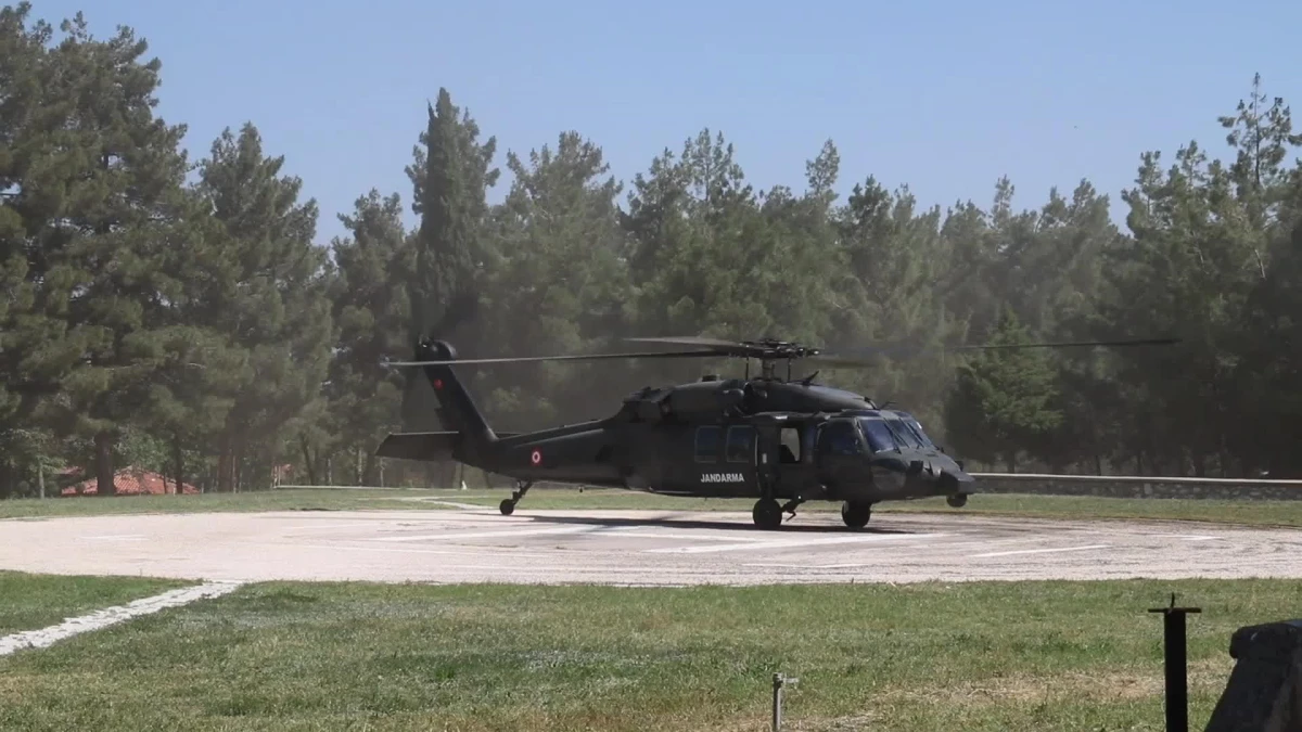 Burdur\'da Sikorsky Helikopter ile Trafik Denetimi