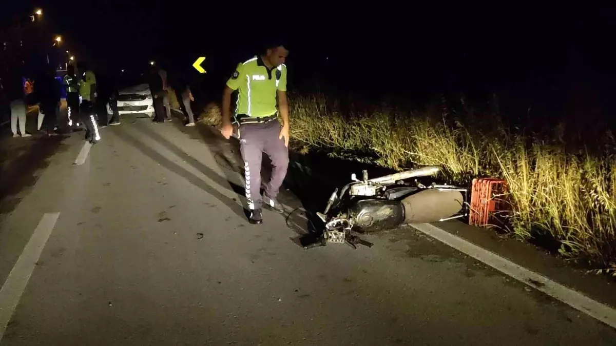 Son dakika haberi... Bursa\'da otomobil motosikletle kafa kafaya çarpıştı: 1 ağır yaralı