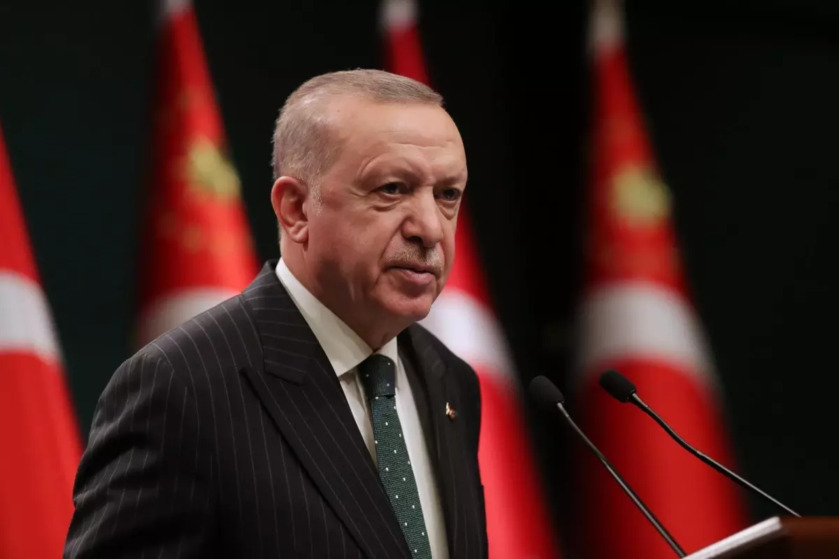 Cumhurbaşkanı Erdoğan: "Kabul ettikleri bir kaç yüz mülteciyi reklam malzemesi olarak kullananlar, derinleşen insani krizler karşısında hiçbir...