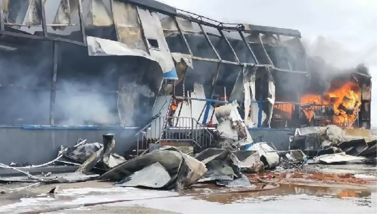 Son dakika haberi | Kocaeli\'de ilaç fabrikasında yangın (4)