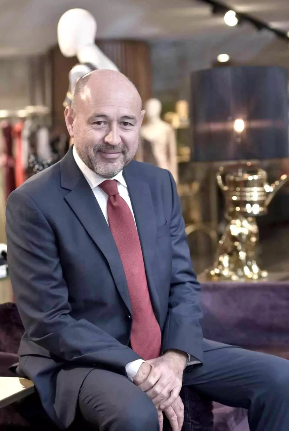 Mağazaların trafiği mayıs ayında arttı, pandemi ile yükselen e-ticaret hız kesti