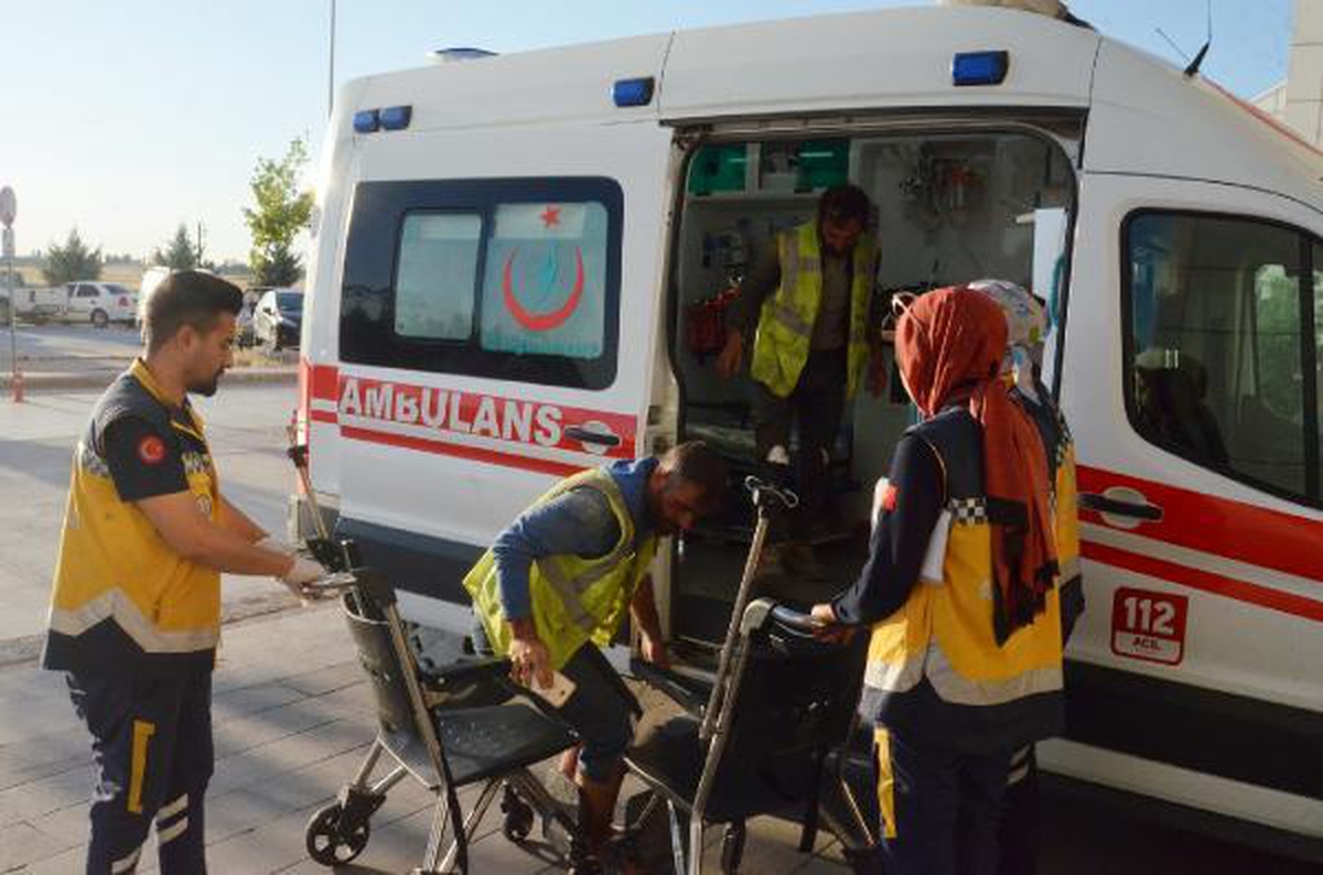Son dakika haber: Otomobil, park halindeki kamyonete çarptı: 6 yaralı