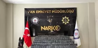 Otomobildeki 115 kilo eroini 'Bobi' buldu