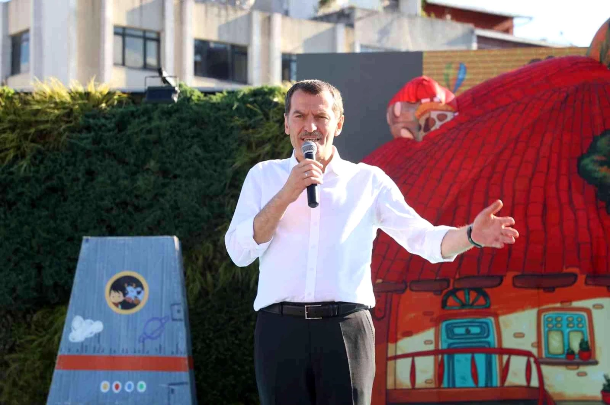 Zeytinburnu\'nda karne coşkusu "Karne Şenliği" ile yaşandı