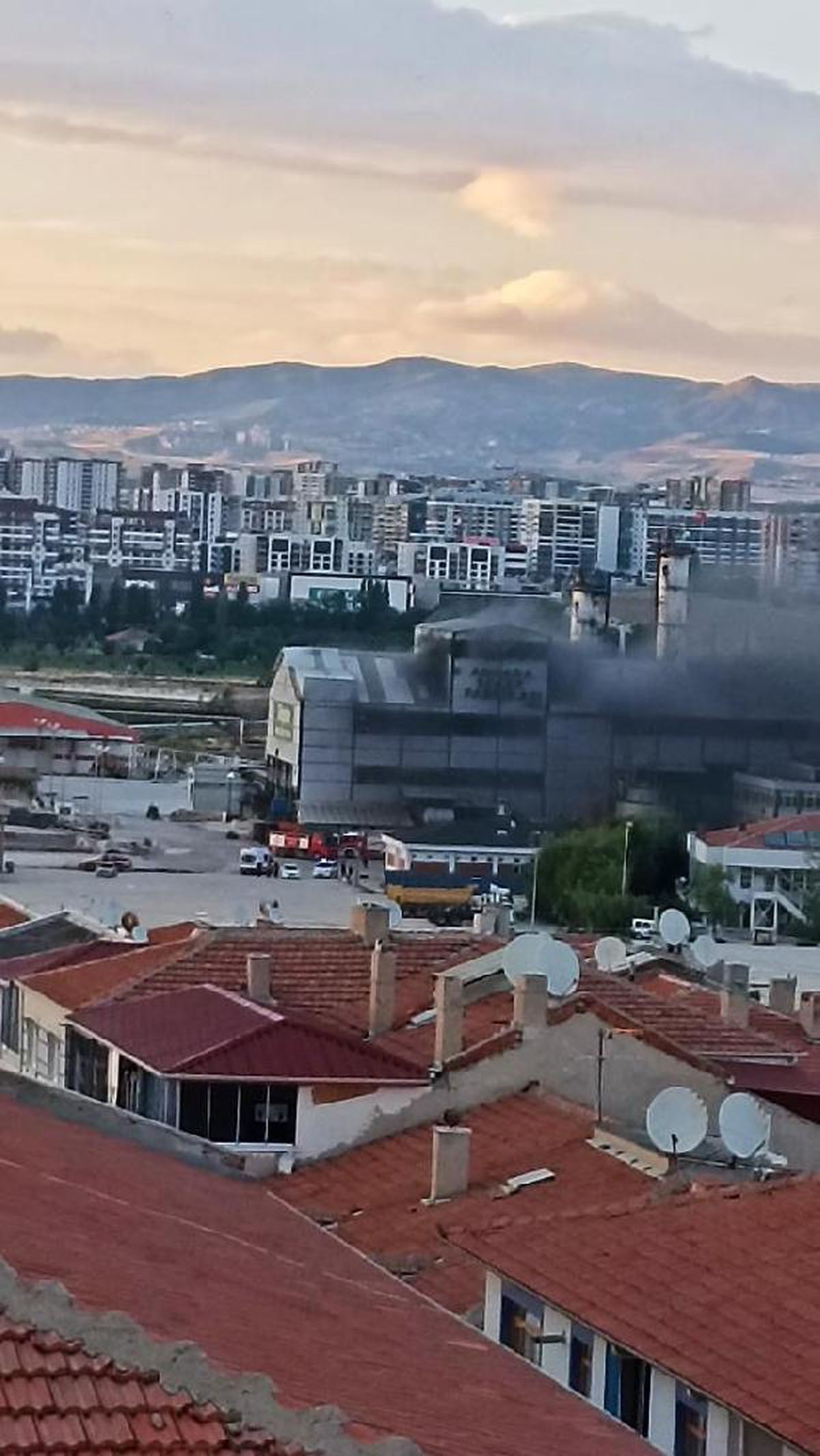 Son dakika... Ankara\'da şeker fabrikasında çıkan yangın korkuttu