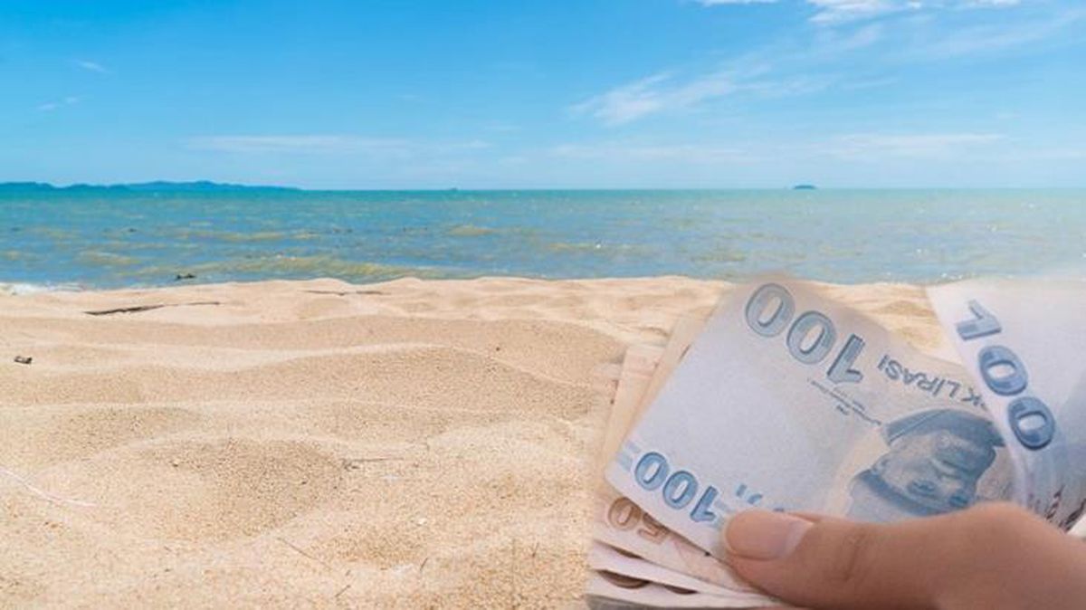 Çektiği parayı saymak için deniz kenarına oturan genç kız tüm parasını hırsızlara kaptırdı