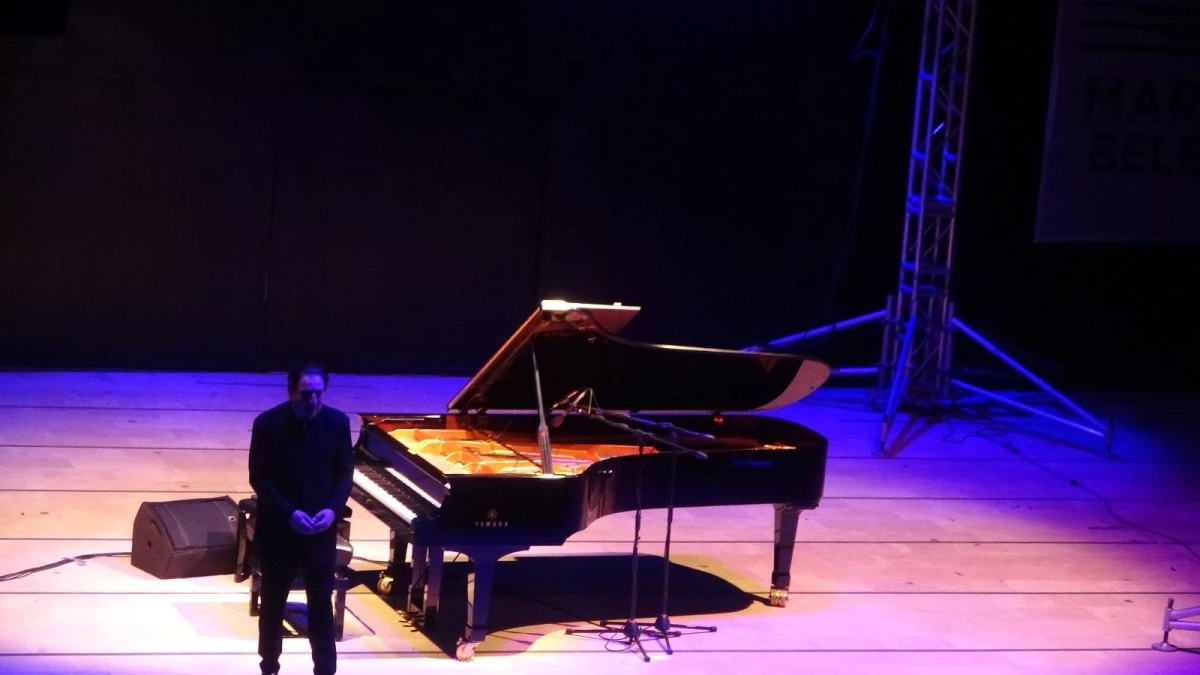 Dünyaca ünlü piyanist binlerce kişiye konser verdi