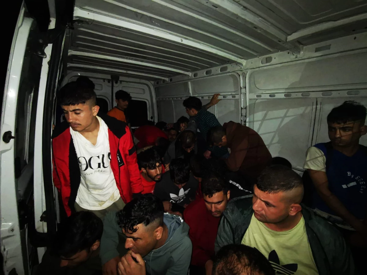 Edirne\'de 13 düzensiz göçmen yakalandı