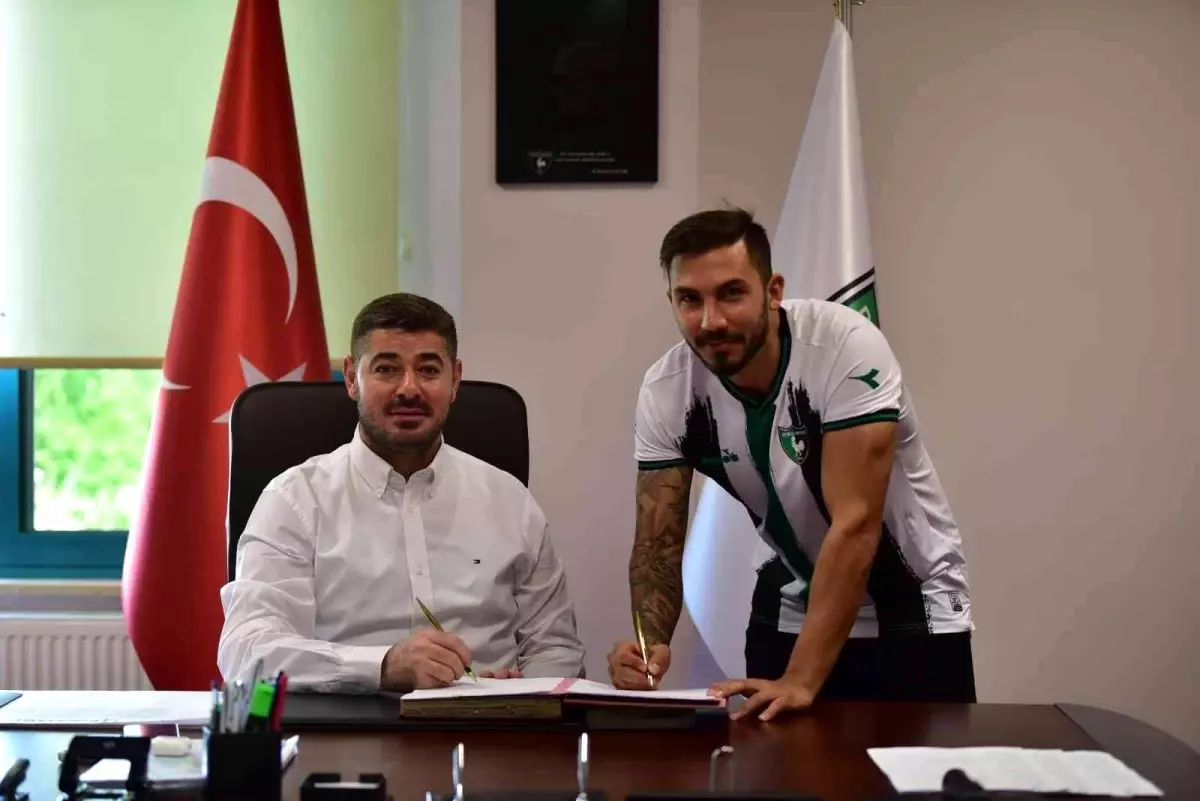 Emre Sağlık, Denizlispor\'la yola devam ediyor