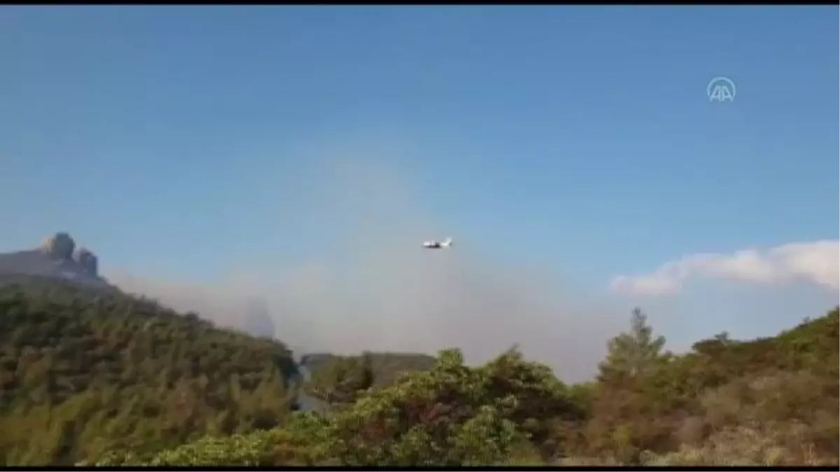 GAZİMAĞUSA - KKTC'de ormanlık alanda çıkan yangına müdahale ediliyor