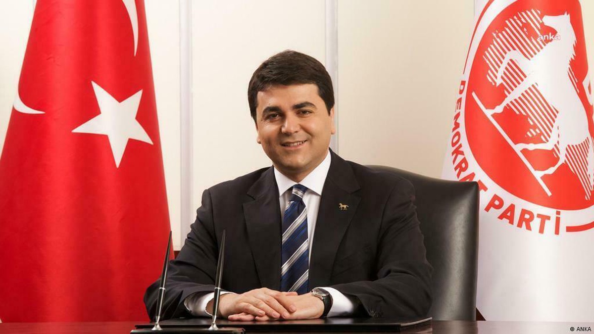 Gültekin Uysal\'dan Ek Bütçe Teklifine Tepki: "Cumhurbaşkanı\'nı Etkileyen Ekonomik Kriz Asgari Ücretliyi Etkilemiyor Mu?"