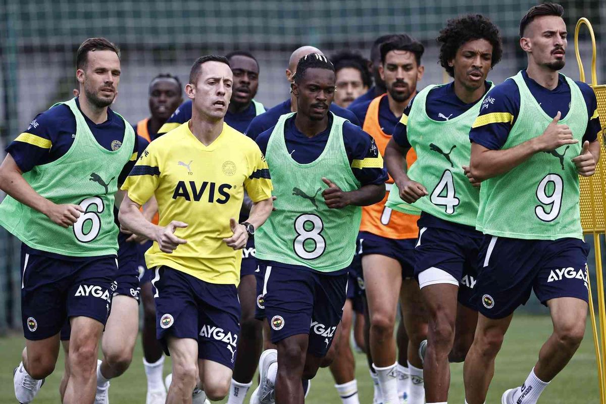 Jesuslu Fenerbahçe ilk hazırlık maçında Shkupi ile karşılaşacak