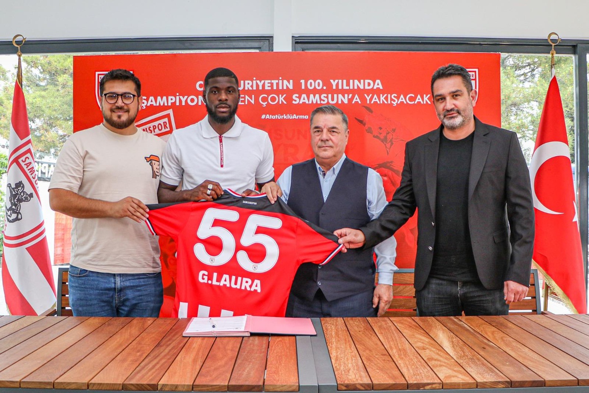 Samsunspor\'da 4 futbolcuyla yolların ayrılması kararı alındı