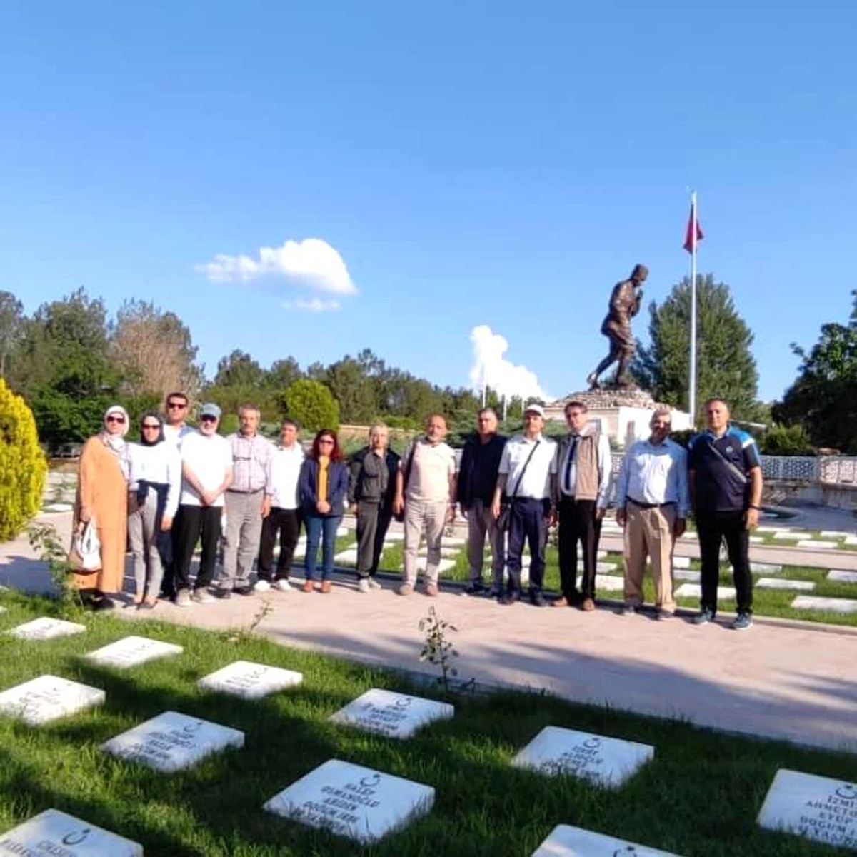 Şiir yarışmasına katılan şair ve ozanlar Büyük Taarruzun yaşandığı yerleri gezdi
