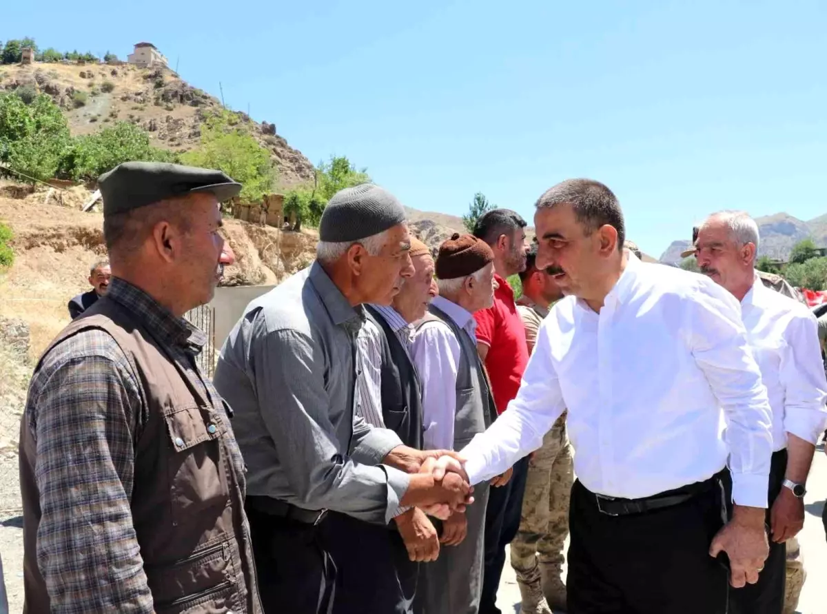 Siirt Valisi Hacıbektaşoğlu, kayıp hemşirenin ailesiyle bir araya geldi