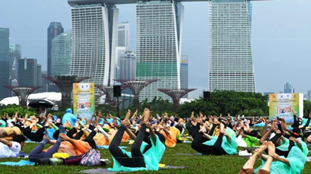 Singapur\'da Uluslararası Yoga Günü Etkinliği
