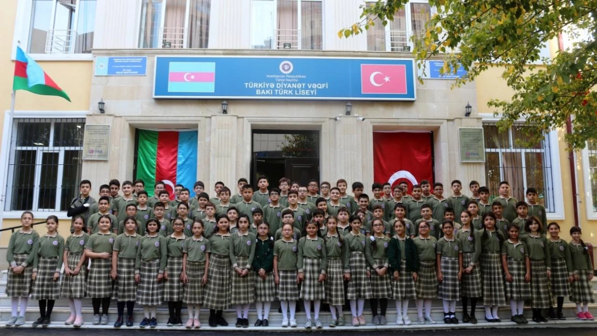 TDV Bakü Türk Lisesinin 5 öğrencisinden Azerbaycan\'daki sınavlarda büyük başarı