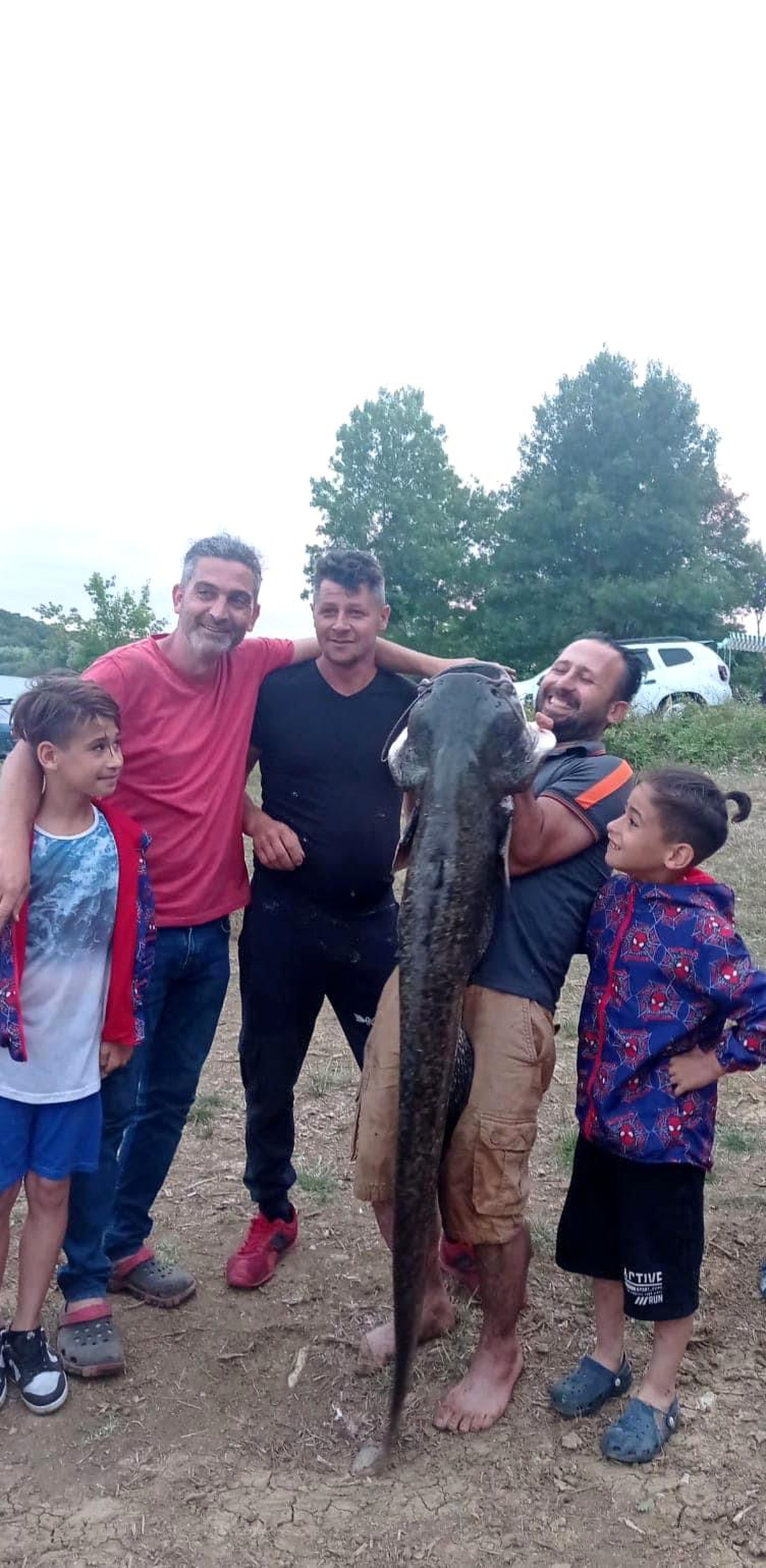 8 yaşında tuttuğu 20 kiloluk balık ile rekor kırdı