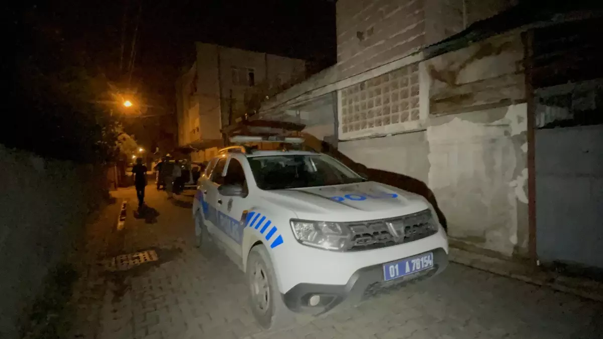 Son dakika haberi! Polis, maskeli şüphelilerden birini kovalamaca sonucu yakaladı