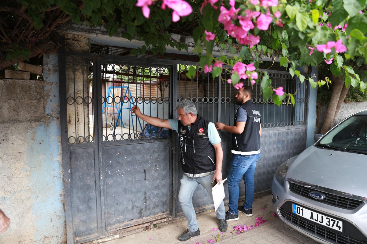 Son dakika: Adana\'da uyuşturucu operasyonunda 15 şüpheli yakalandı