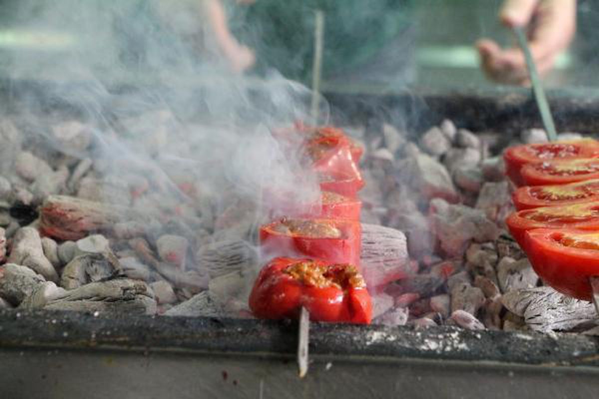 Adanalı kebapçıdan \'biber içli kebap\'