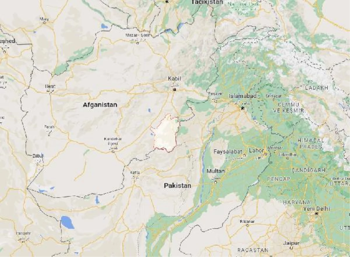 Afganistan\'da 5.9 büyüklüğünde deprem: yüzlerce ölü var