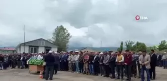 AK Partili Meclis üyesi toprağa verildi