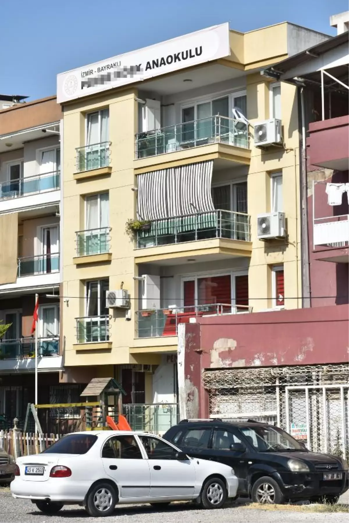 Anaokulunda kaybolan 3 çocuk kaldırımda yürürken bulundu