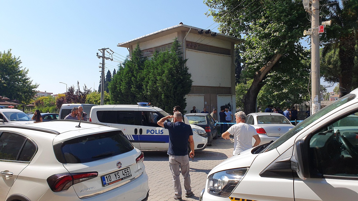 Son dakika: Balıkesir\'de bir kadın tartıştığı kişi tarafından silahla öldürüldü