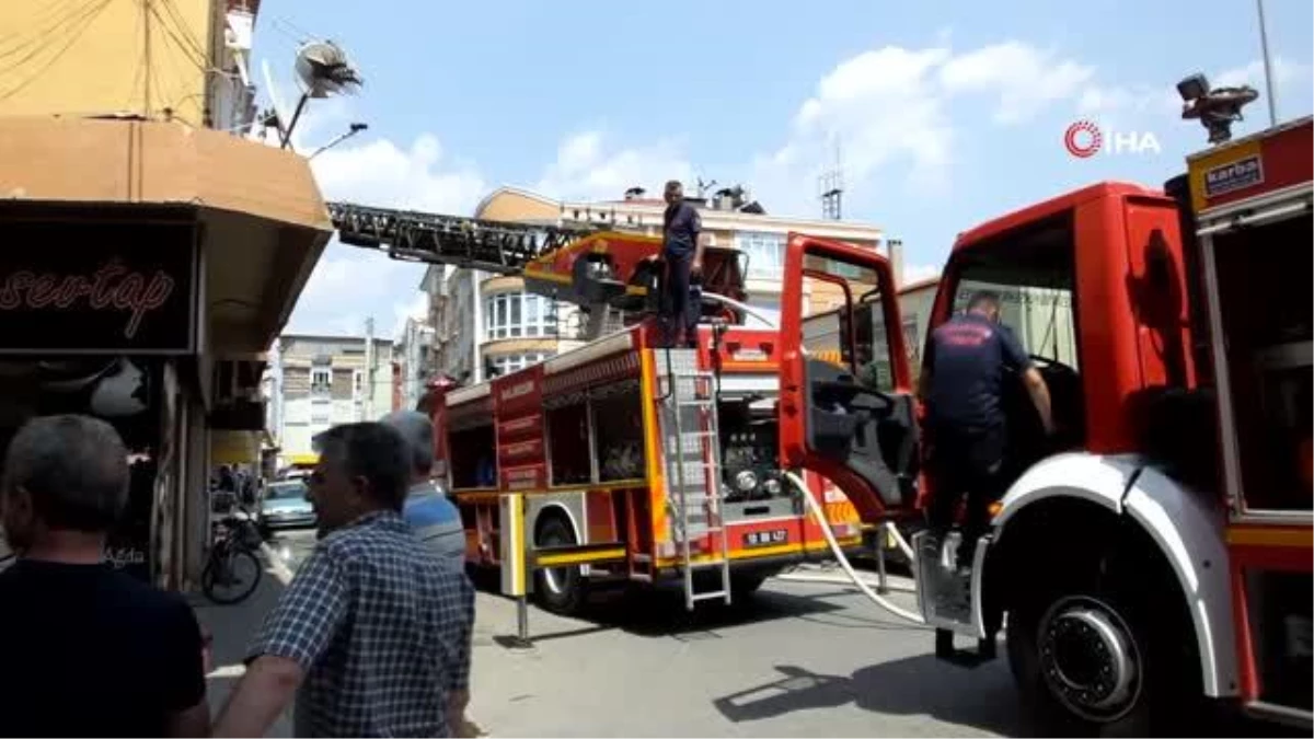 Son dakika haber! Balıkesir\'de ev yangınında dumandan etkilenen şahıs hastaneye kaldırıldı
