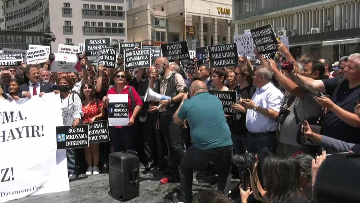 Basın Meslek Örgütleri, "Medyaya Yeni Yaptırım" Düzenlemesine Karşı Ankara\'da Bir Araya Geldi: "Seçimlere Bir Yıl Kala Bu Yasanın Getirilmesi Manidar"