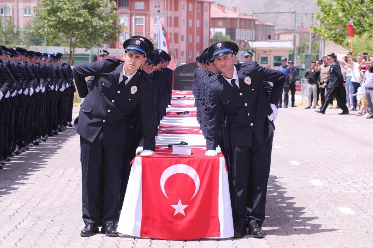 Son dakika haberi! Bitlis\'te mezun olan 452 polis adayı için tören düzenlendi